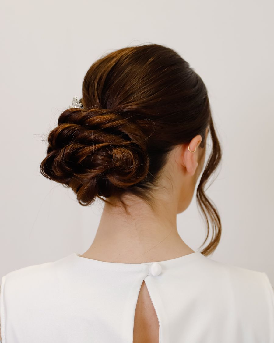 Look: Brautfrisur mit Hochsteck