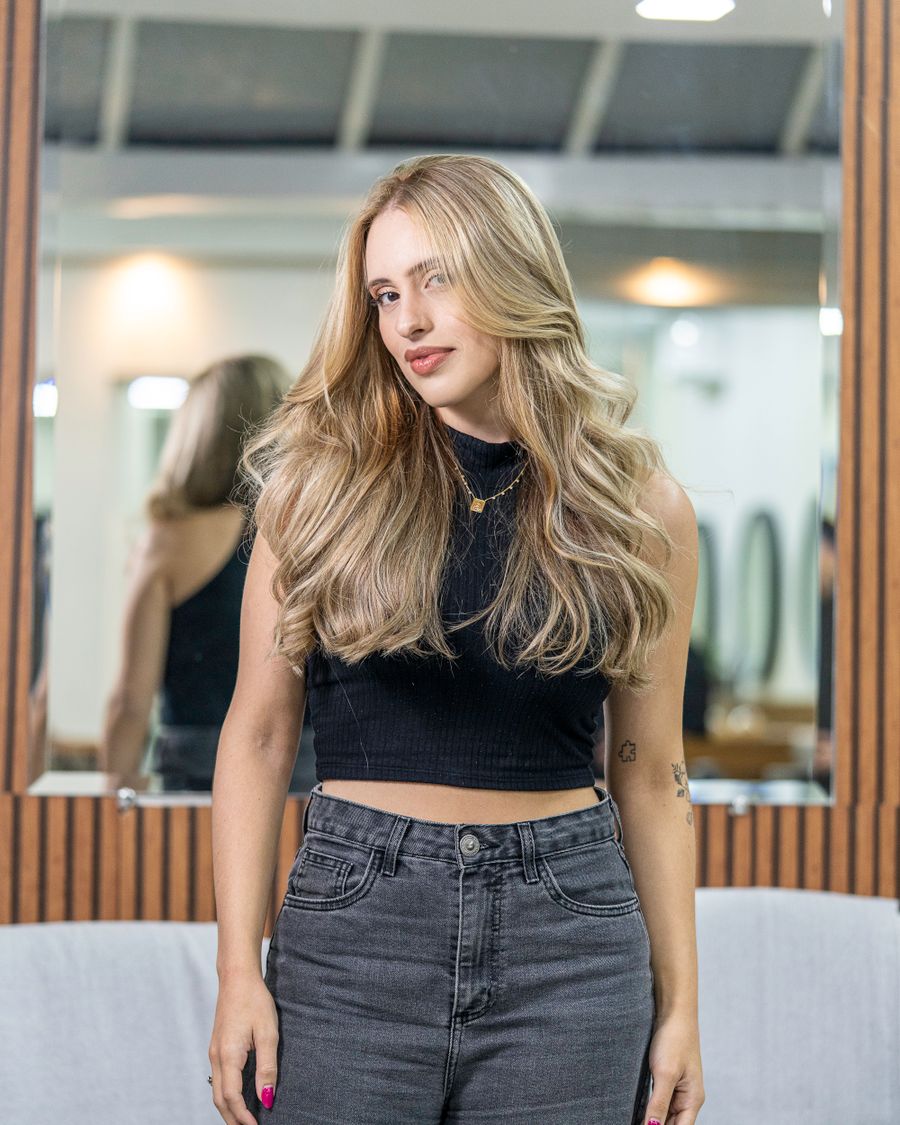 Look: Damen, gewelltes Balayage-Langhaar
