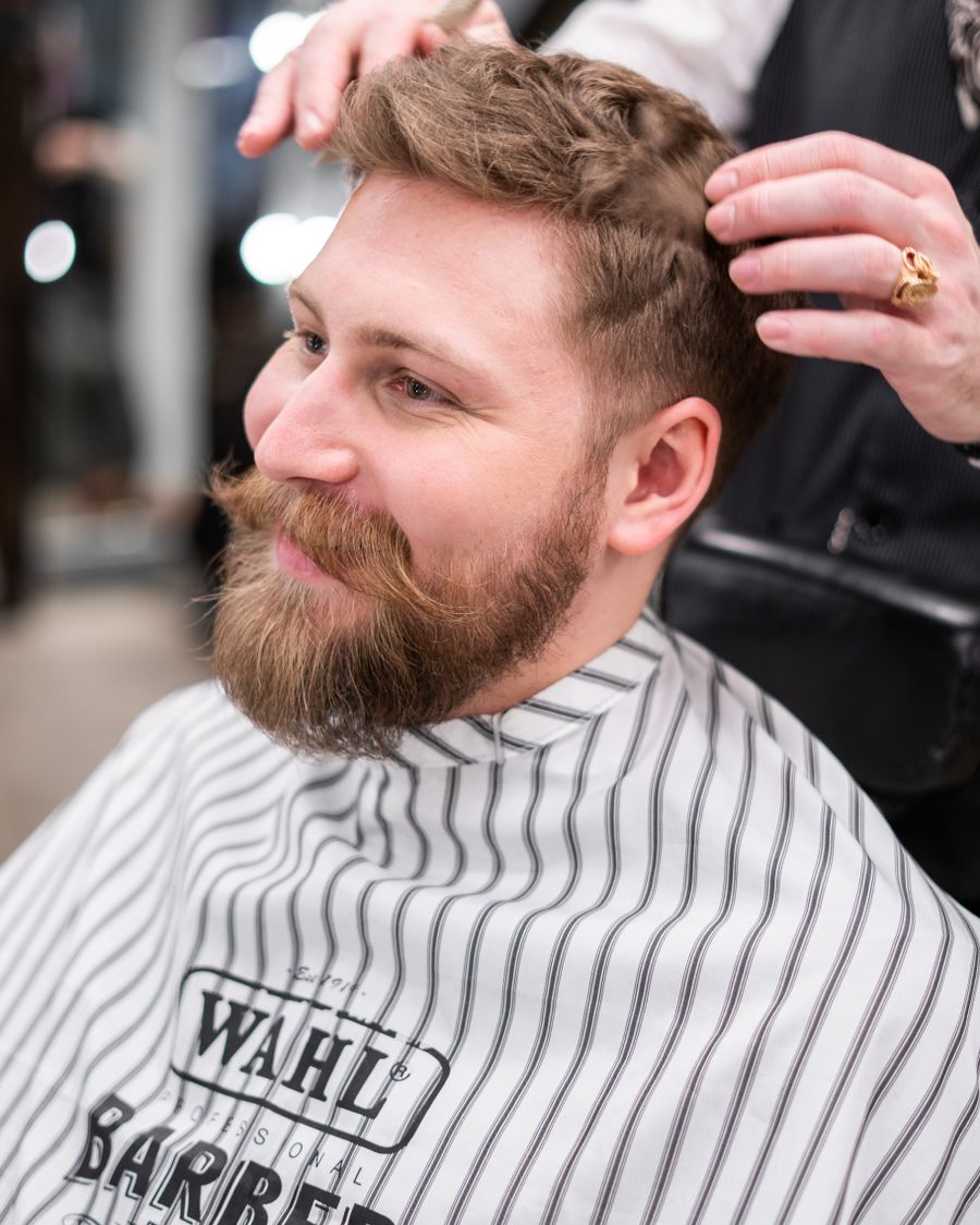 Herren Look: Bart und Fade kombiniert