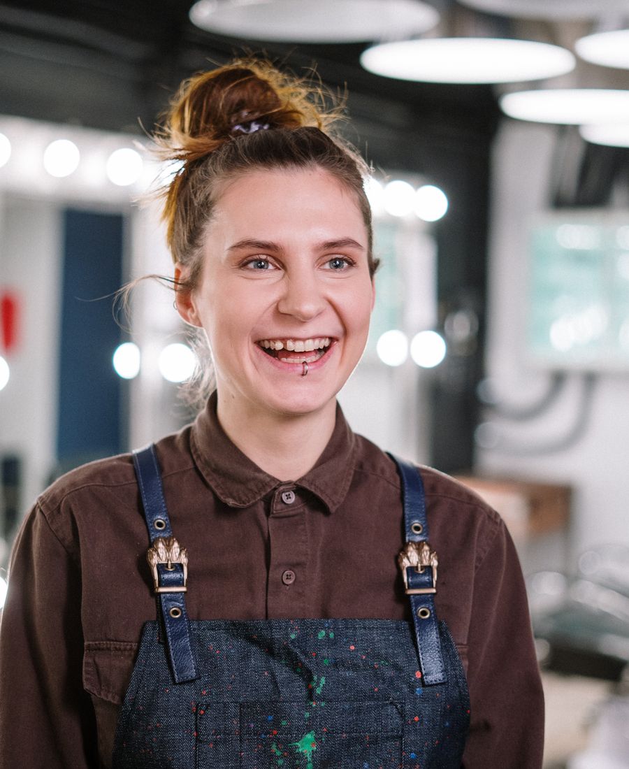Nika Fessler, Junior-Stylistin für Typberatung
